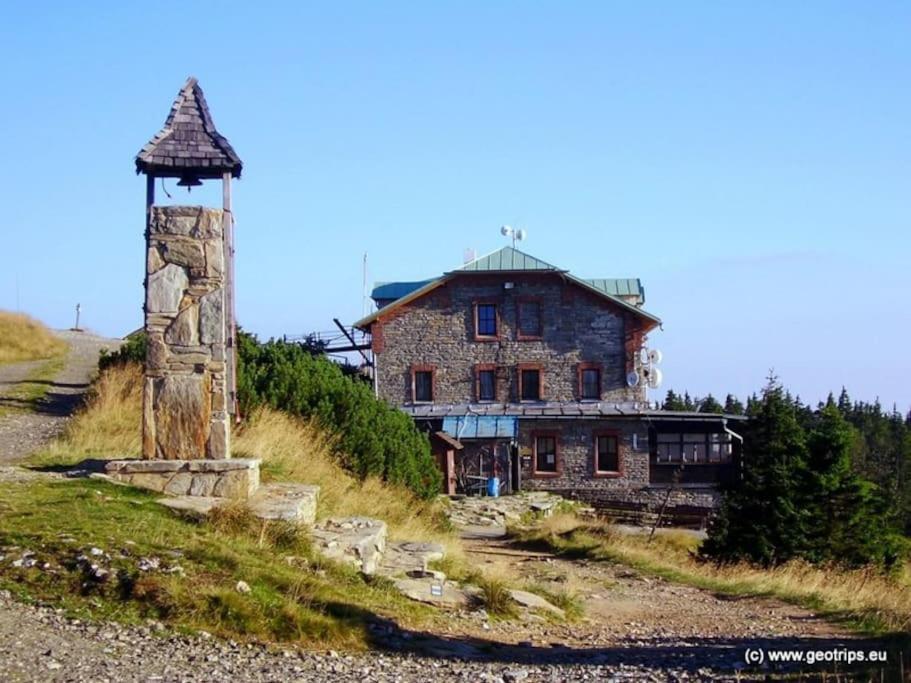 Vybavena Garsonka V Cihlovem Dome V Centru